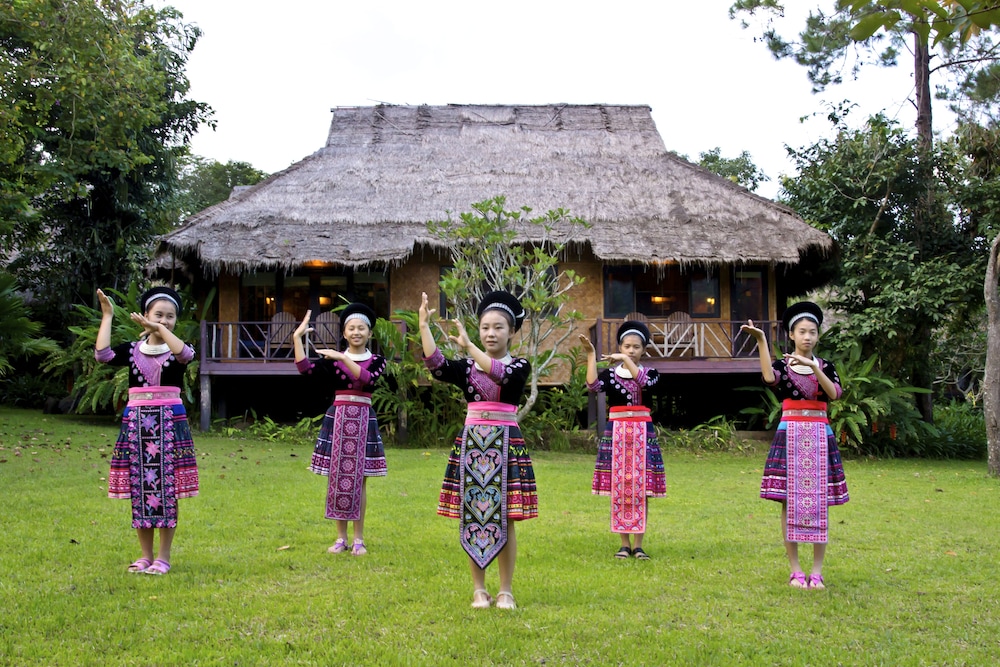 Hmong Hilltribe Lodge