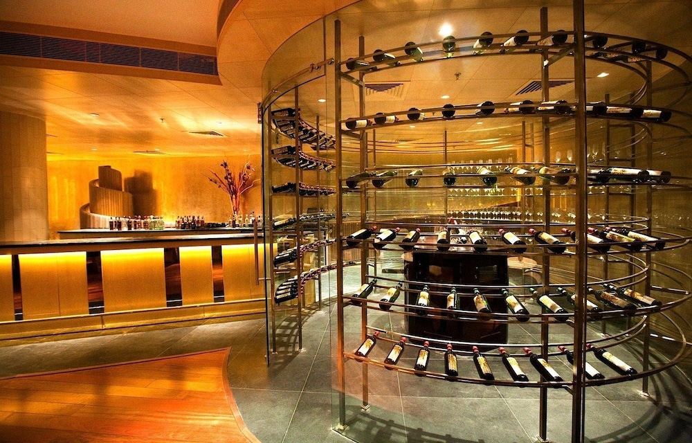 The Lalit Traveller Hotel