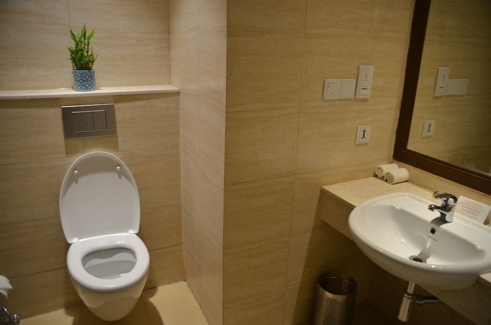 The Lalit Traveller Hotel