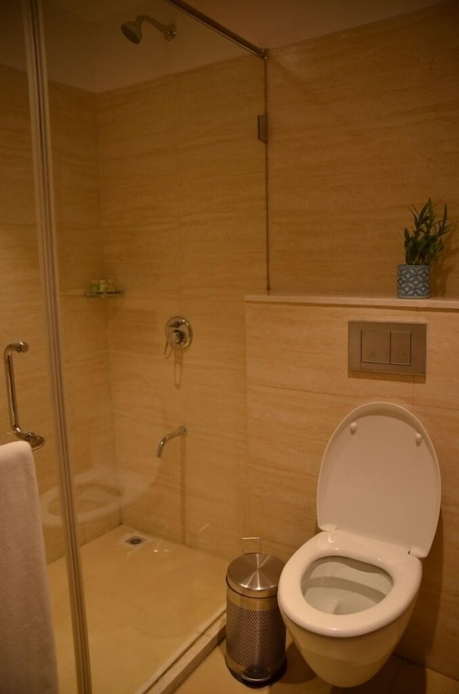 The Lalit Traveller Hotel