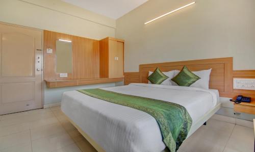Itsy Hotels KES Residency, 10 min from KSR Bengaluru City Junction