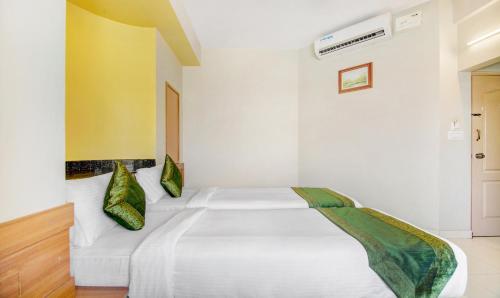 Itsy Hotels KES Residency, 10 min from KSR Bengaluru City Junction