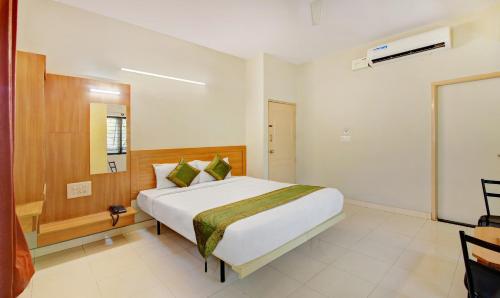 Itsy Hotels KES Residency, 10 min from KSR Bengaluru City Junction