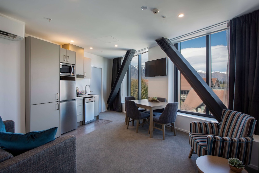 Ramada by Wyndham Queenstown Central