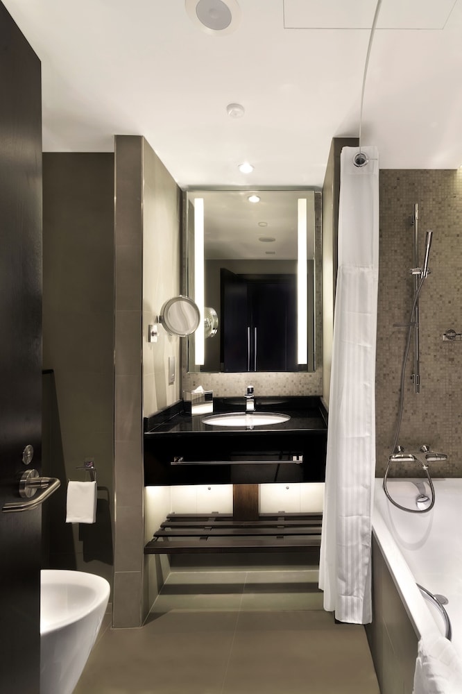 Radisson Blu Hotel & Resort, Al Ain