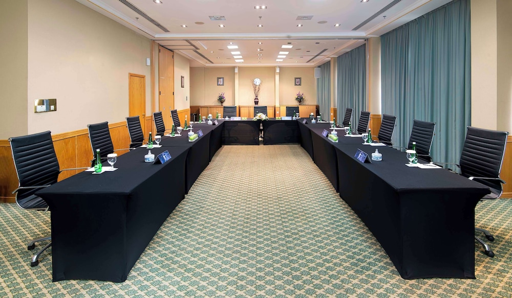 Radisson Blu Hotel & Resort, Al Ain