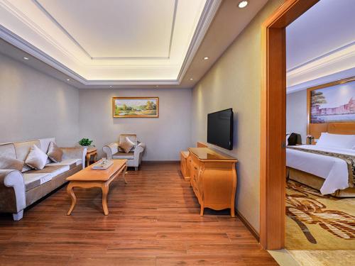 Vienna International Hotel Shenzhen Buji Dafen