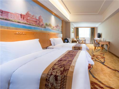 Vienna International Hotel Shenzhen Buji Dafen