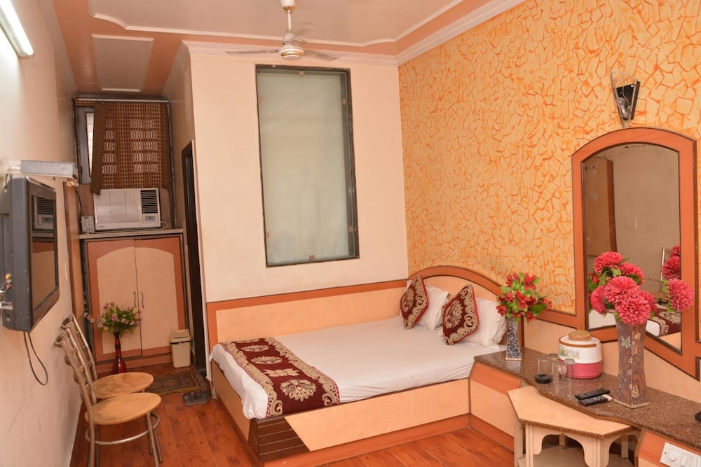 Hotel Yatri International