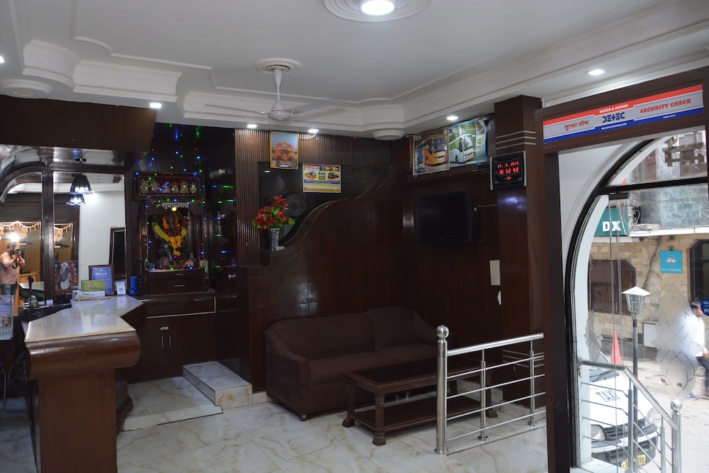 Hotel Yatri International