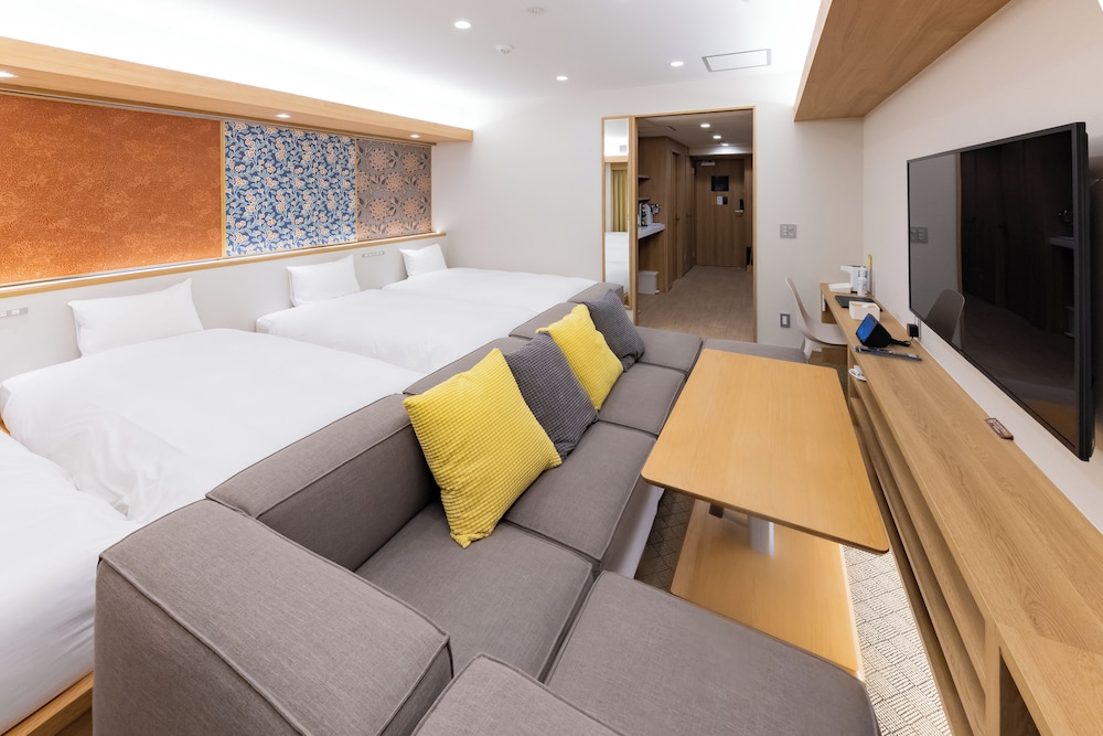 GOLDSTAY SAKAE