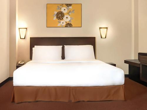 Summer View Hotel