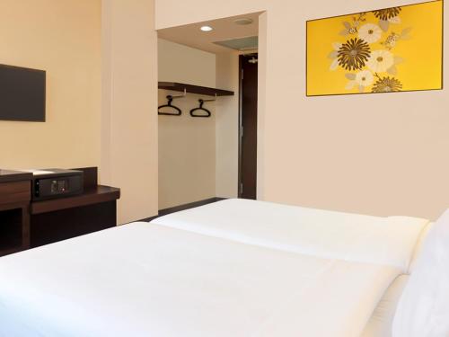Summer View Hotel