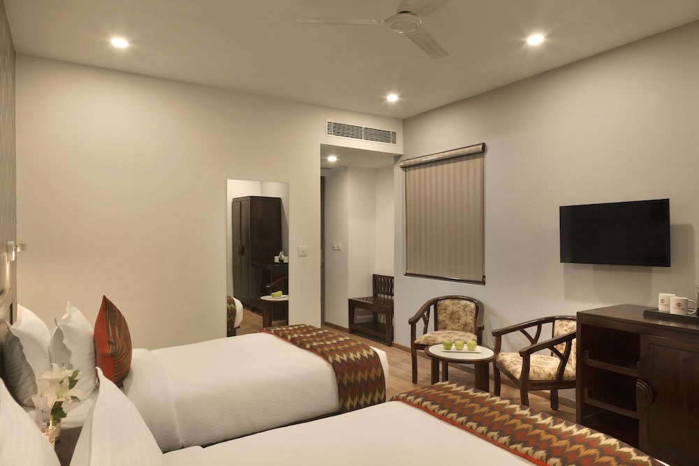 Click Hotel Jaipur (Raja Park)