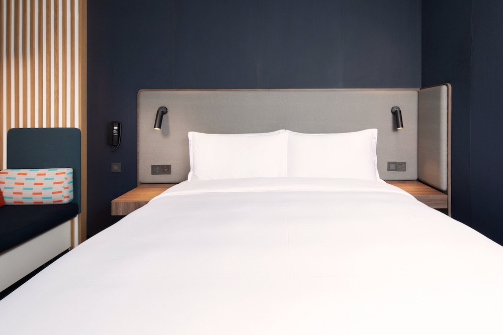 Holiday Inn Express Shenzhen Dongmen By IHG