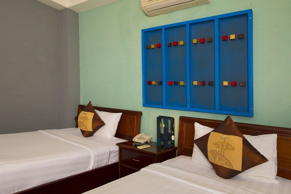 Good Vibes Central Hotel