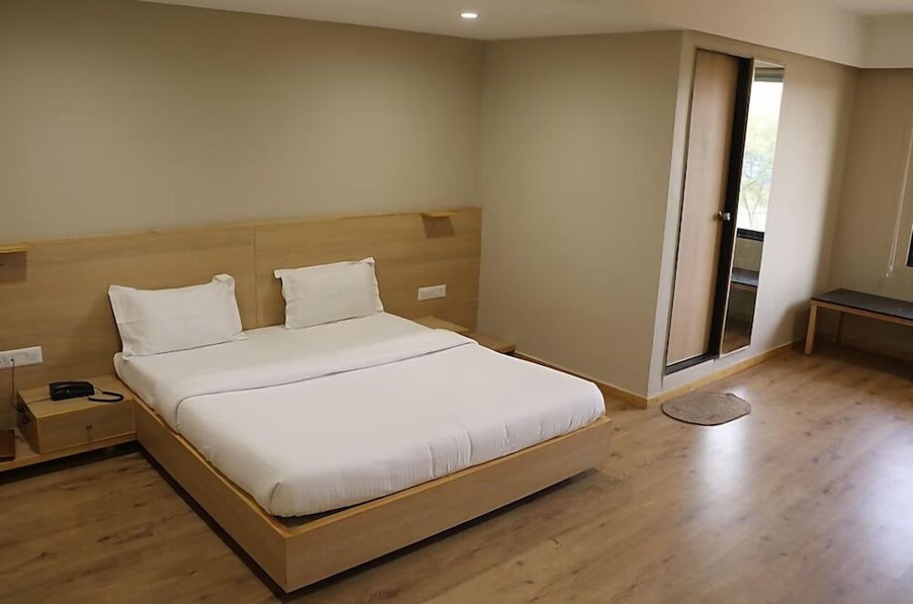 Hotel Berlin Gandhinagar