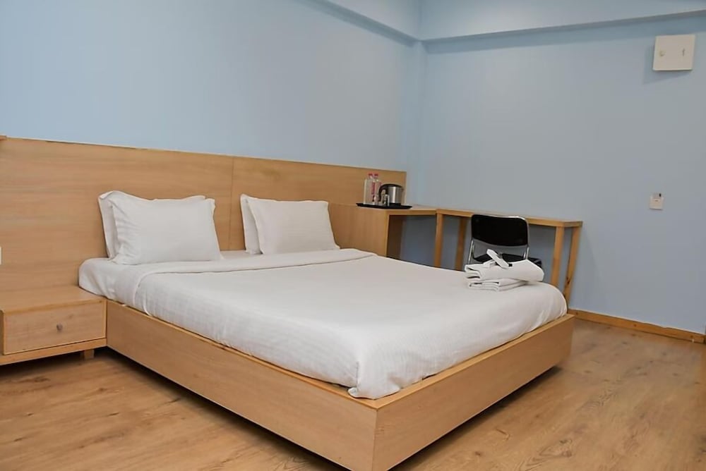 Hotel Berlin Gandhinagar
