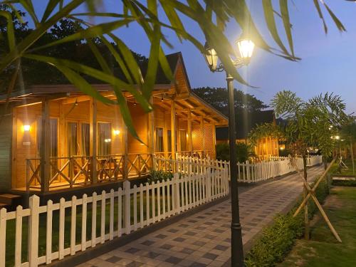 Villament Zinc Journey By The Fern, Karjat