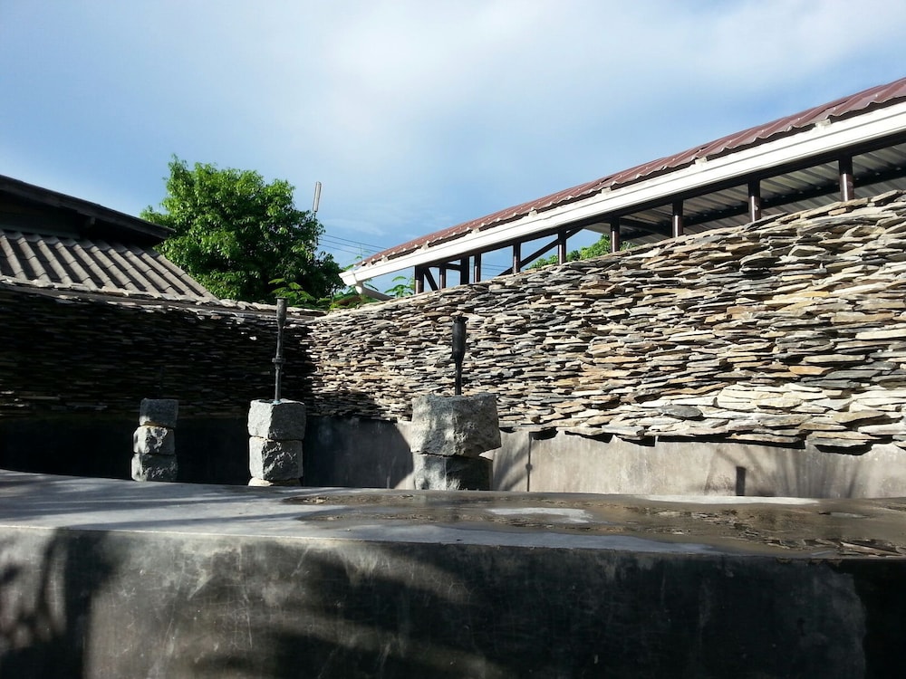 Donchai House