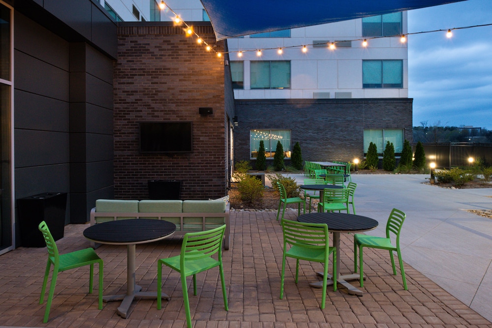 Aloft Charlotte Airport
