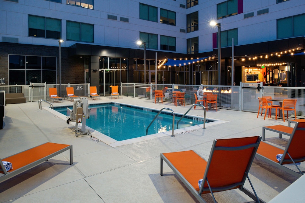 Aloft Charlotte Airport