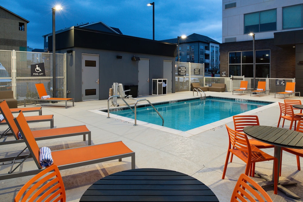 Aloft Charlotte Airport