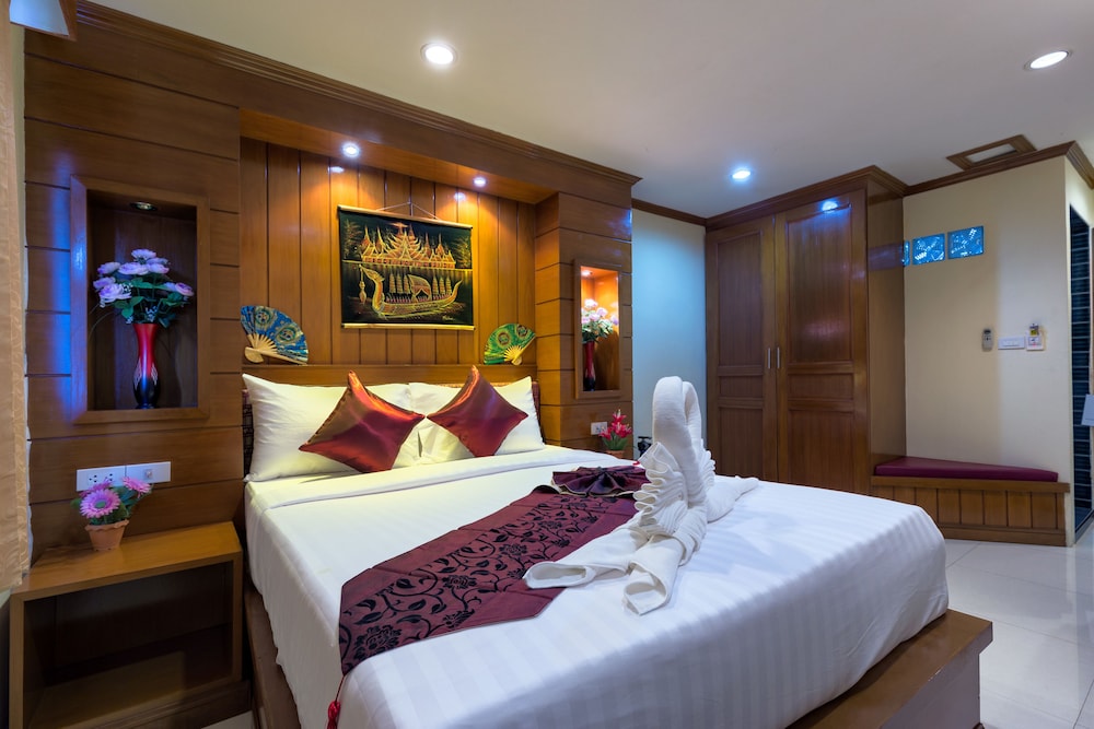 P R Patong Hotel