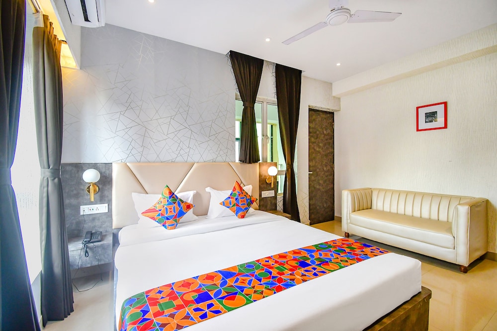 Super Townhouse Oak Hotel Lake View Royal Near Science City