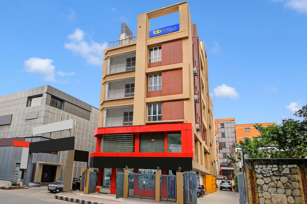 Super Townhouse Oak Hotel Lake View Royal Near Science City