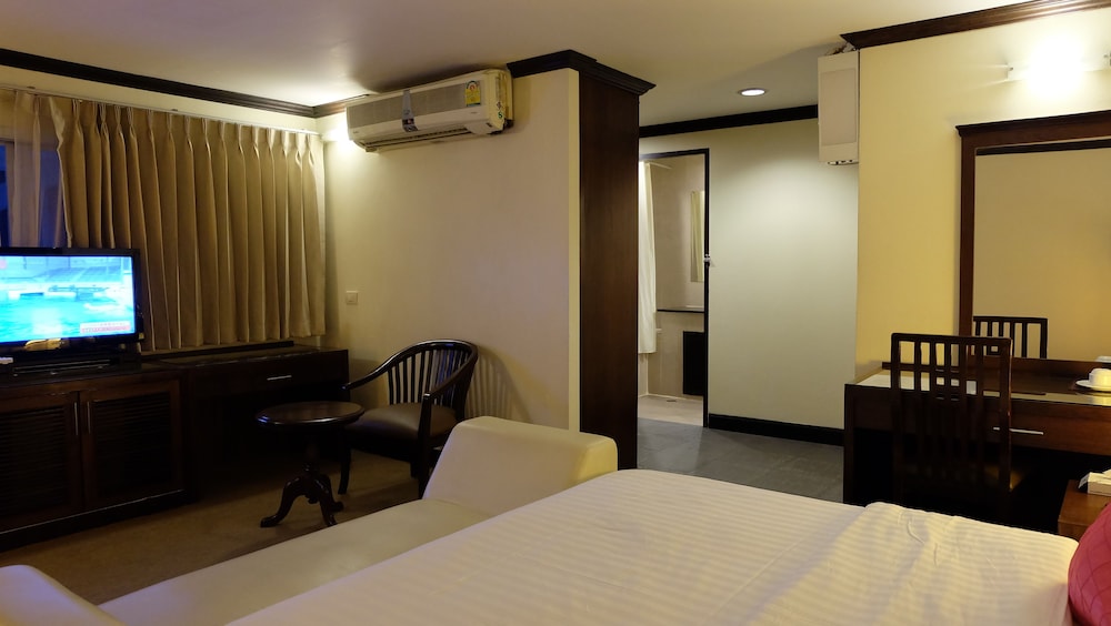 Grand Business Inn