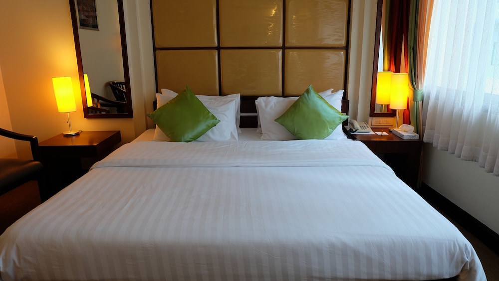 Grand Business Inn