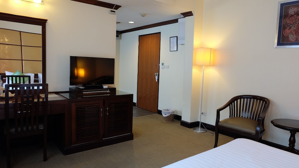 Grand Business Inn