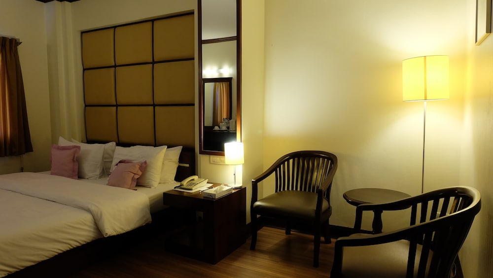 Grand Business Inn
