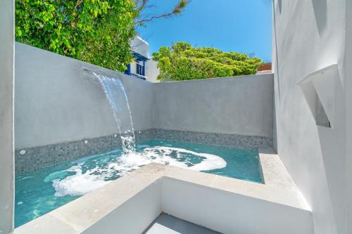 Omnia Mykonos Boutique Hotel & Suites