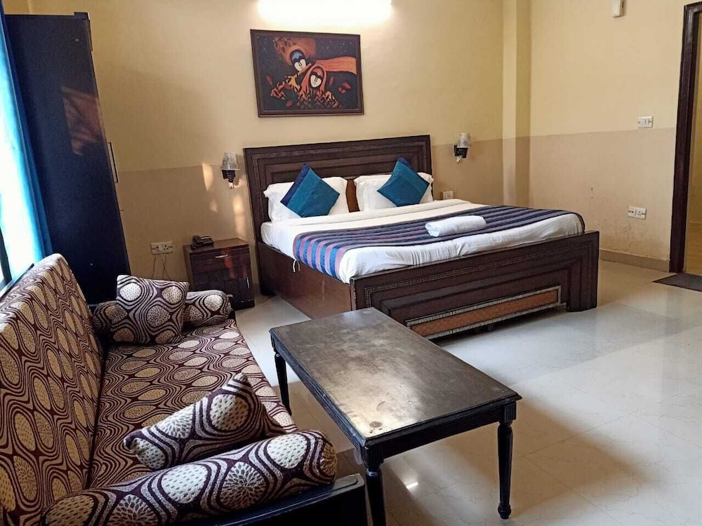 City Stay Hotel