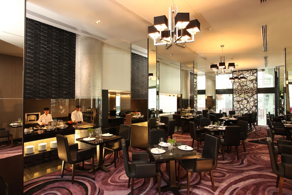 Radisson Suites Bangkok Sukhumvit