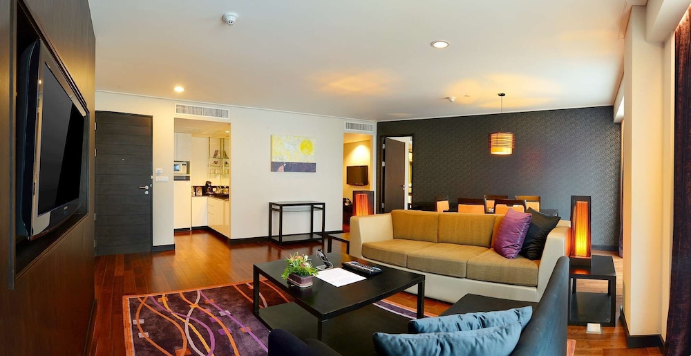 Radisson Suites Bangkok Sukhumvit