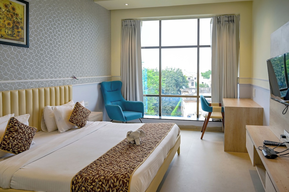 Hotel Poonam Residency