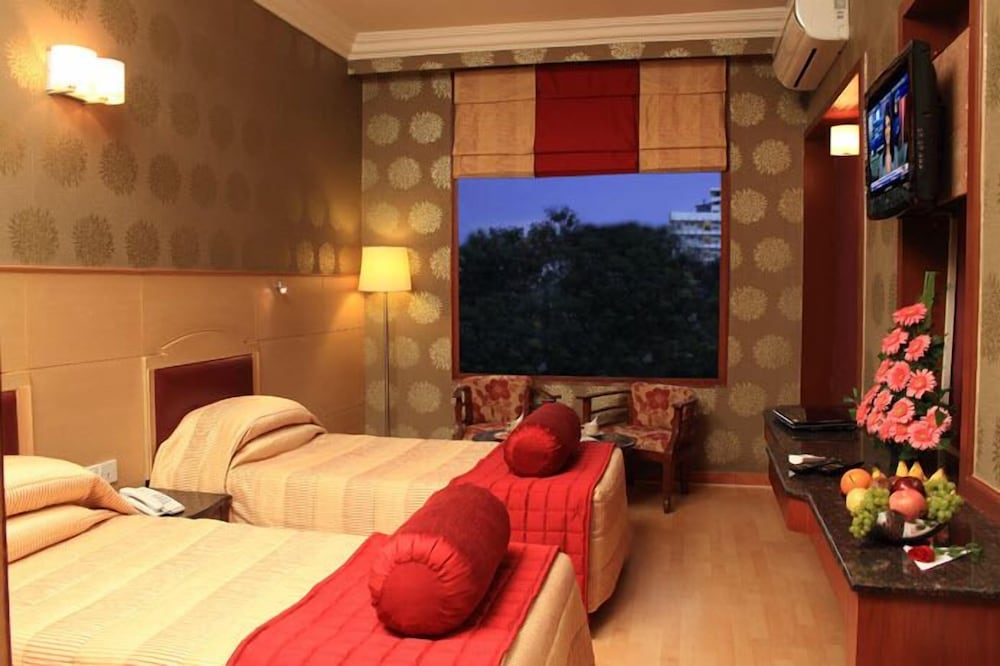 FabHotel Royale Basant Residency