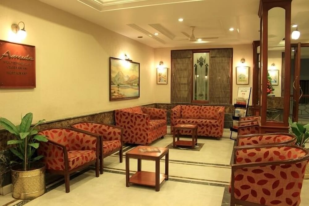 FabHotel Royale Basant Residency