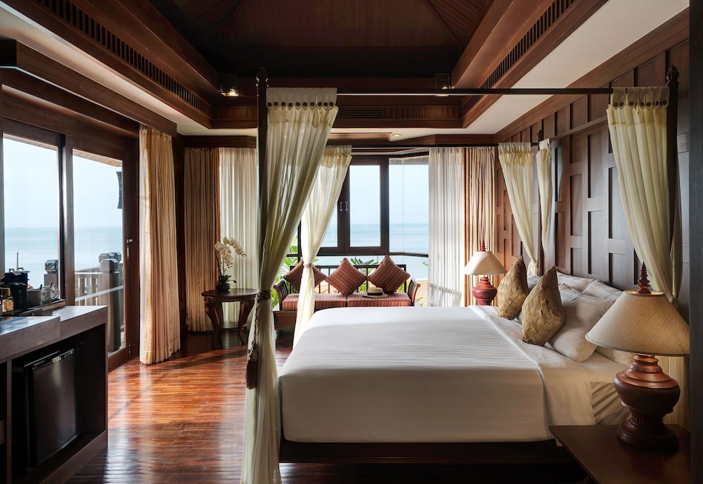 Rawi Warin Resort and Spa