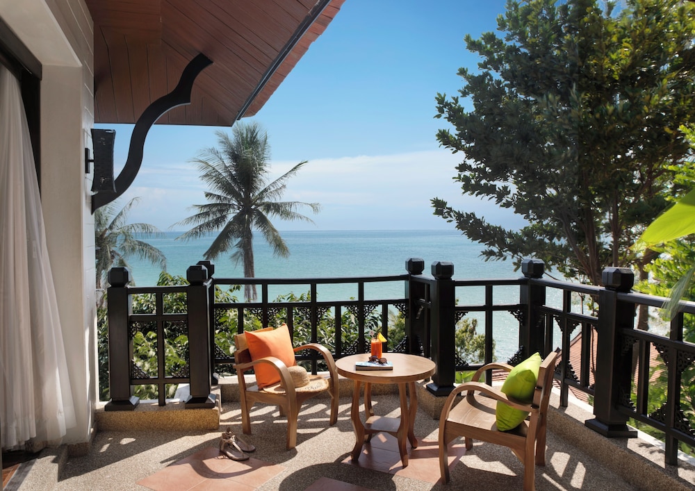 Rawi Warin Resort and Spa