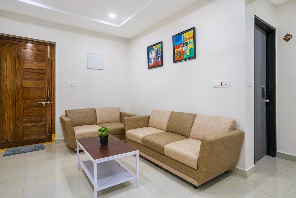 The Balcony Suites