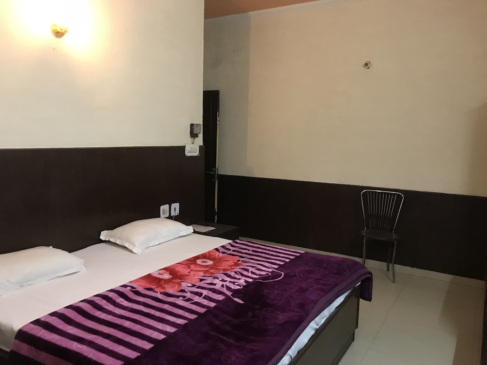 Hotel Jyoti Deluxe