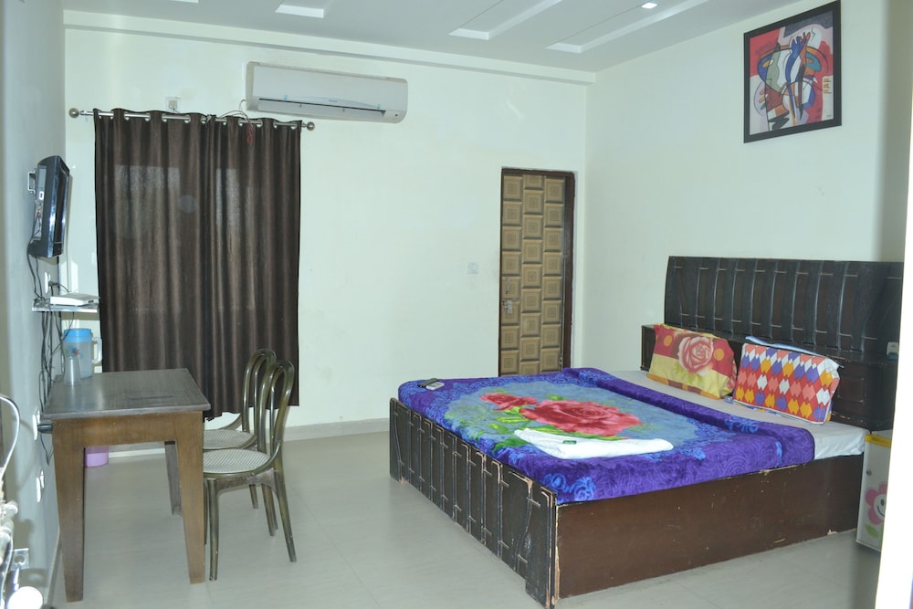 Hotel Jyoti Deluxe