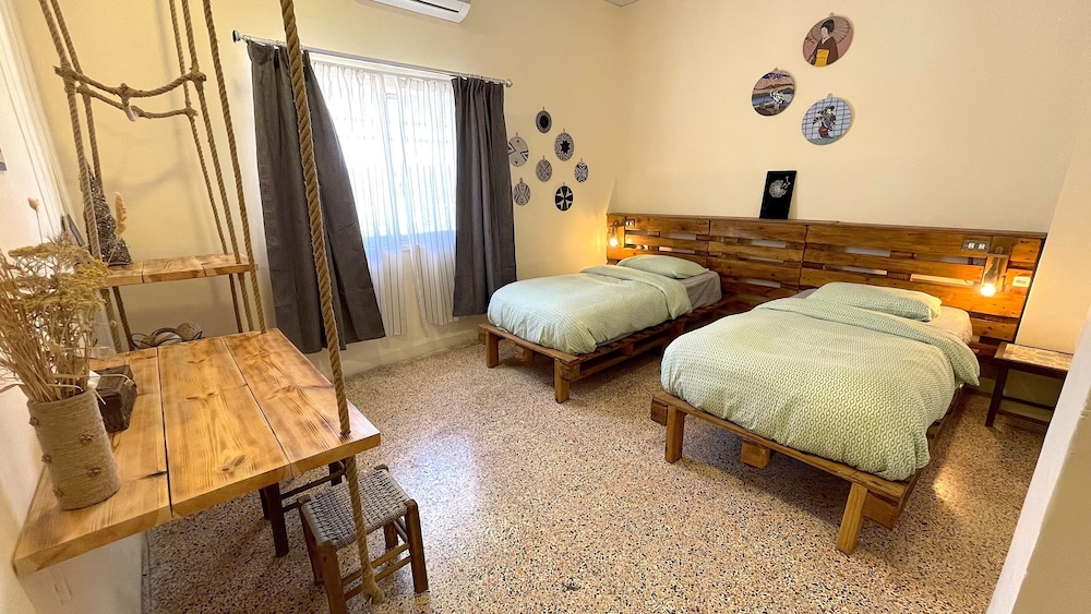 Carob Hostel - Amman 