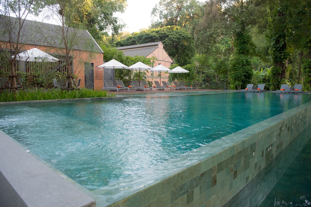 Flora Creek Resort & Garden Chiang Mai