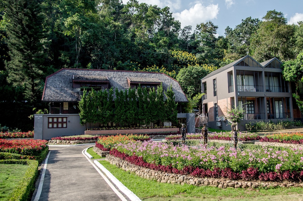 Flora Creek Resort & Garden Chiang Mai