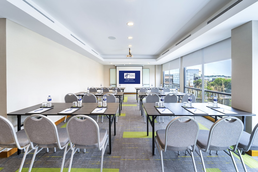 Holiday Inn Express Jakarta Matraman by IHG